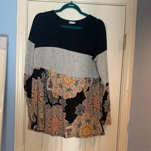 Women's Black and Gray Paisley tiered sweater top